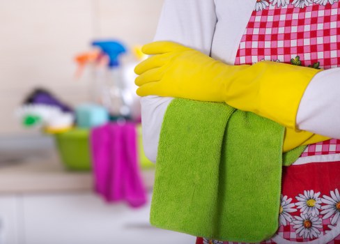 Final checklist and contract terms for a deep cleaning service